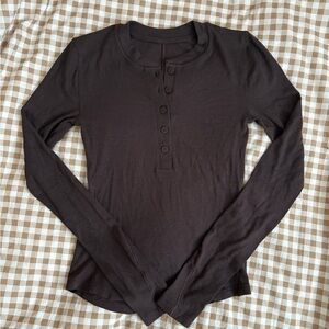 Lululemon hold tight long sleeve henley top